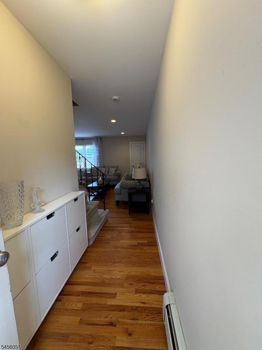 52 Knox Ter 52 Property Photo 4