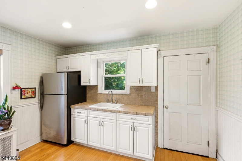 237 Broughton Ave Property Photo 16