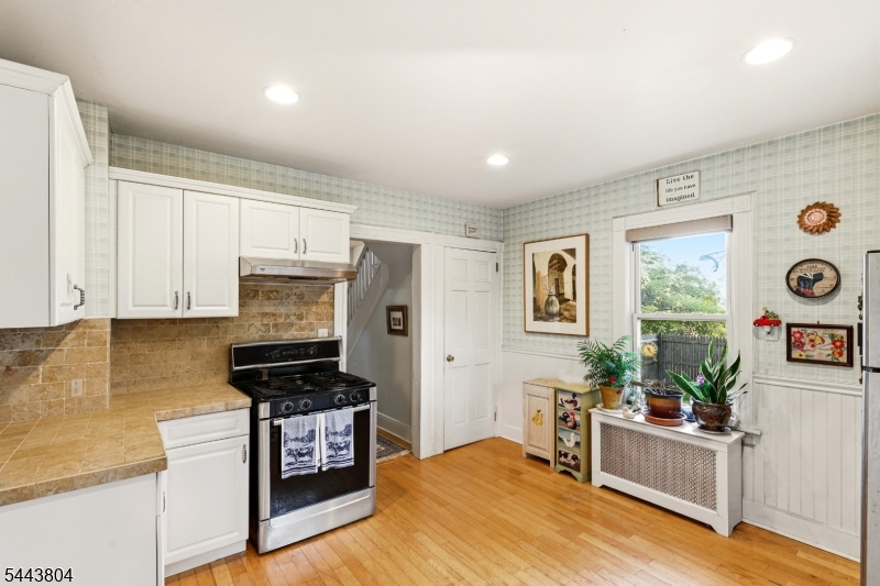 237 Broughton Ave Property Photo 17