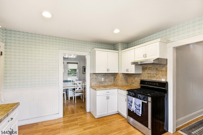 237 Broughton Ave Property Photo 18