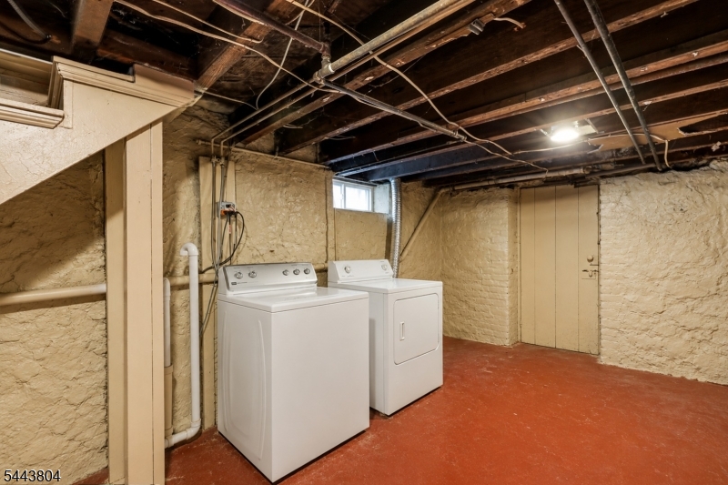 237 Broughton Ave Property Photo 26