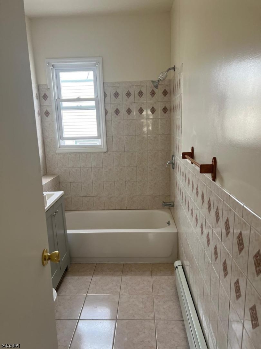 333 E 22nd St 3 Property Photo 2