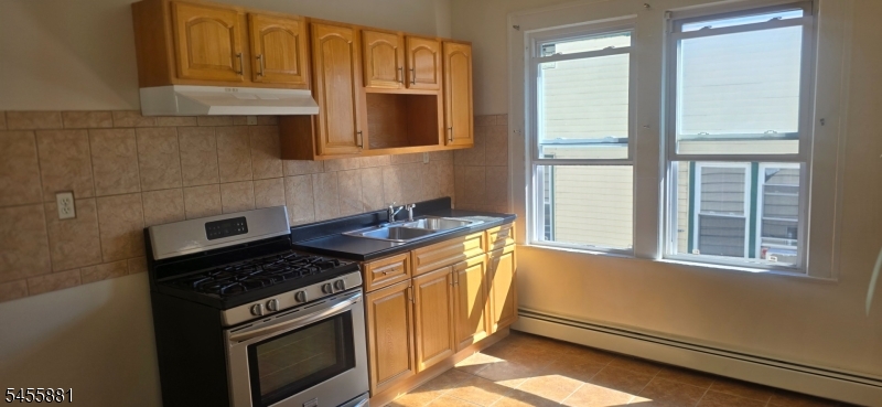 333 E 22nd St 3 Property Photo 16