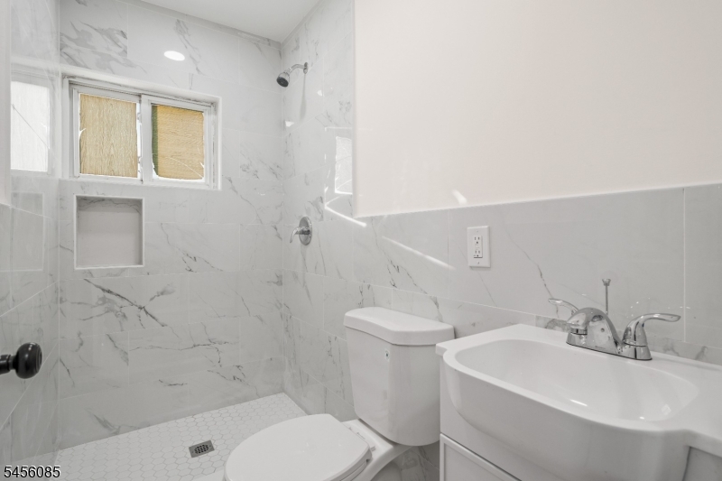 26 Major St Property Photo 8