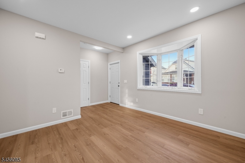 26 Major St Property Photo 10