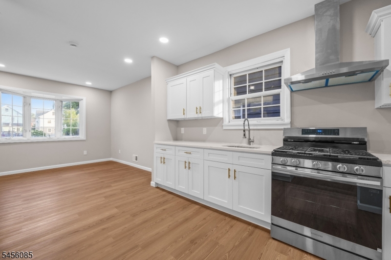 26 Major St Property Photo 11