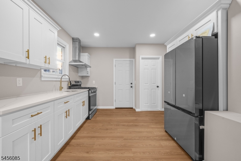 26 Major St Property Photo 12