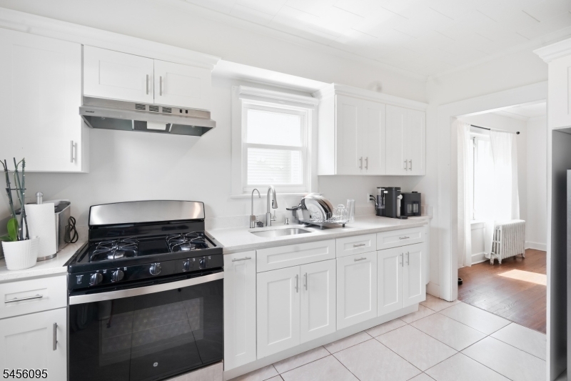 168 Garden Ave Property Photo 3