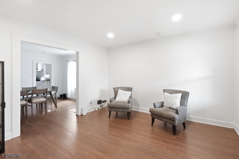 168 Garden Ave Property Photo 4