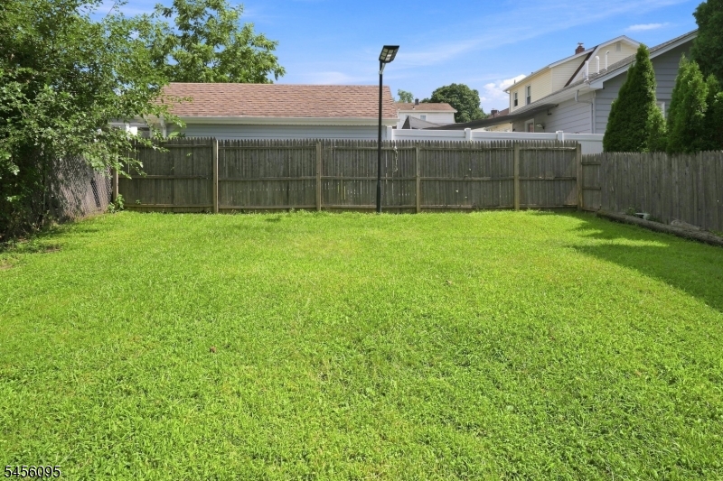 168 Garden Ave Property Photo 21