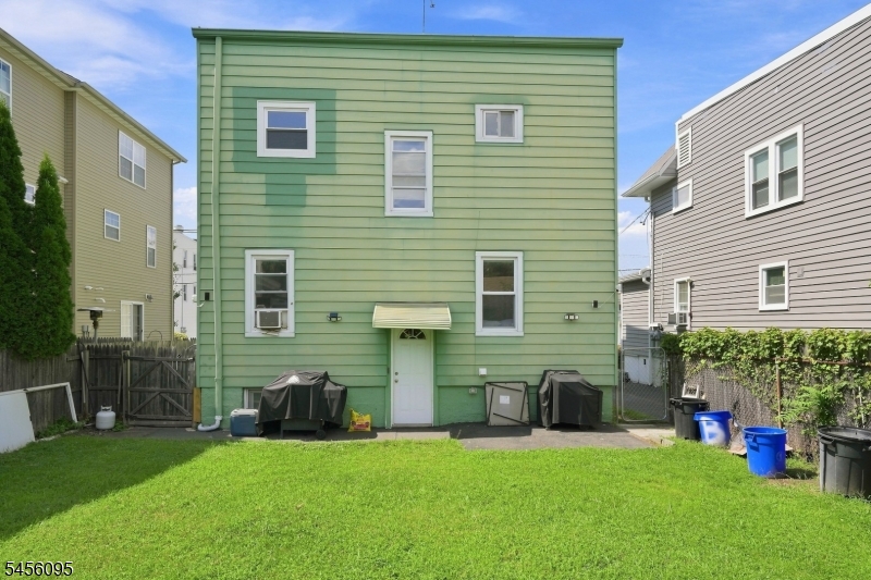 168 Garden Ave Property Photo 22