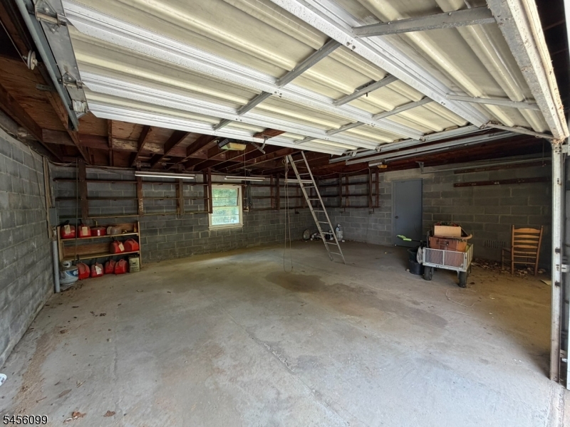 2236 Washington Valley Rd Property Photo 21