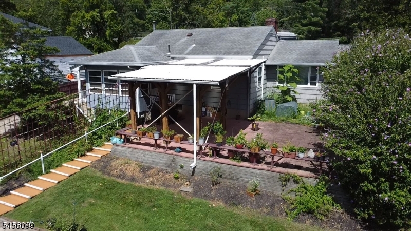 2236 Washington Valley Rd Property Photo 24