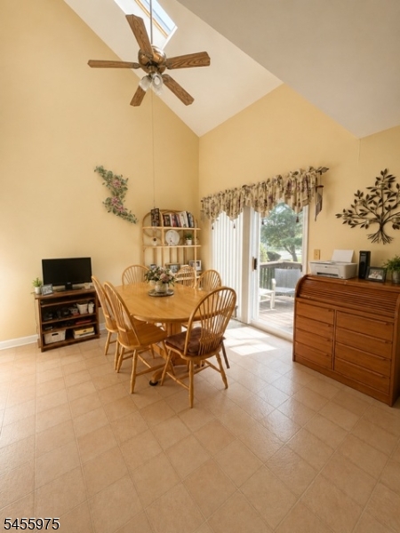 421 Chapman Ct Property Photo 8