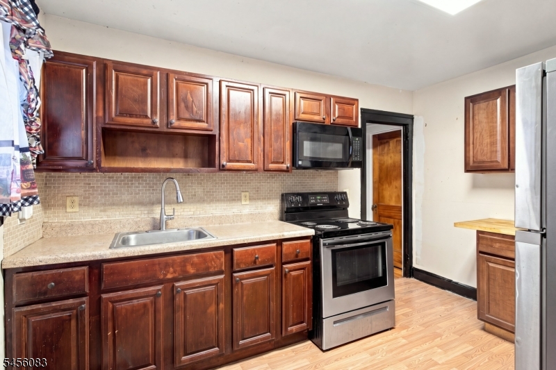 2088 Lentz Ave Property Photo 7