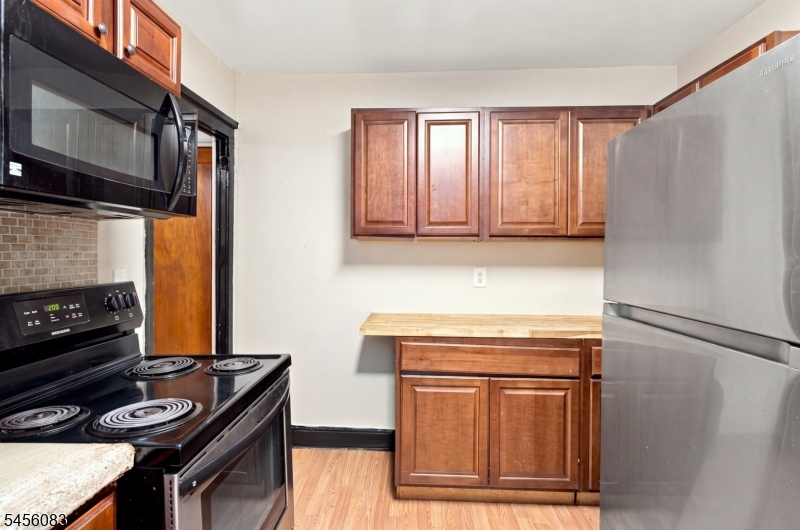 2088 Lentz Ave Property Photo 8