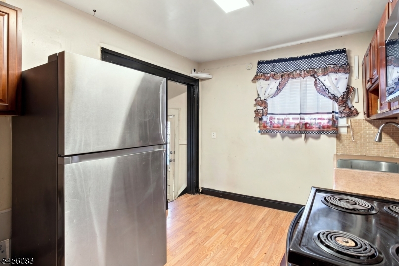 2088 Lentz Ave Property Photo 9