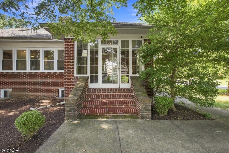 133 Warrenville Rd Property Photo 2