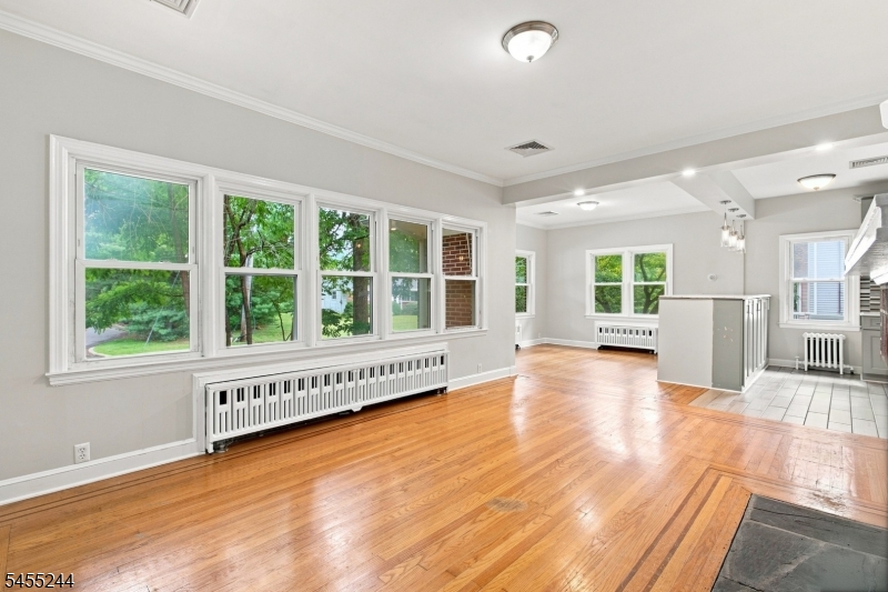 133 Warrenville Rd Property Photo 6