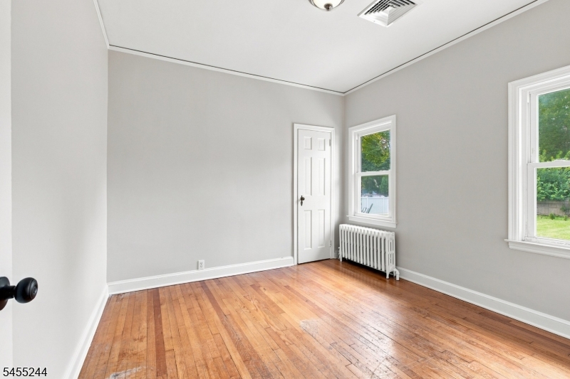 133 Warrenville Rd Property Photo 10