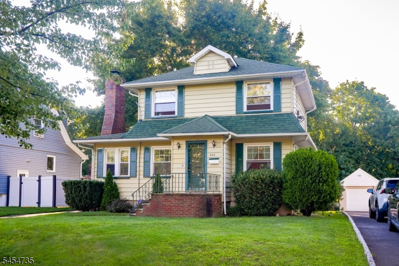200 Elm Ave Property Photo 1