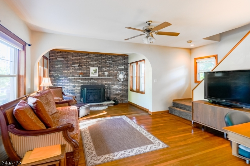 200 Elm Ave Property Photo 3