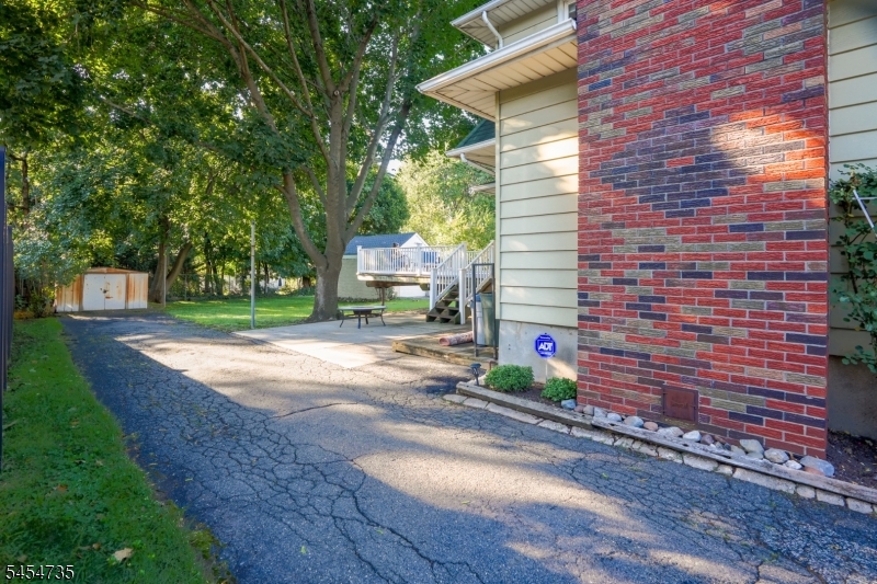 200 Elm Ave Property Photo 25