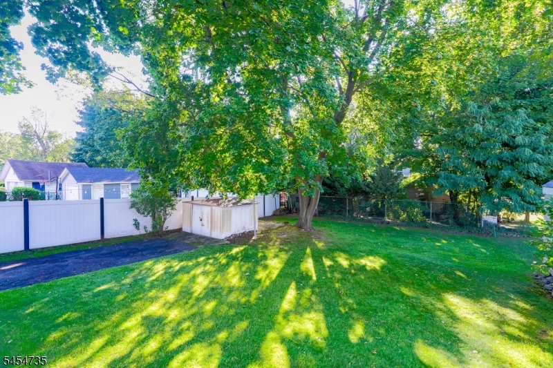 200 Elm Ave Property Photo 27