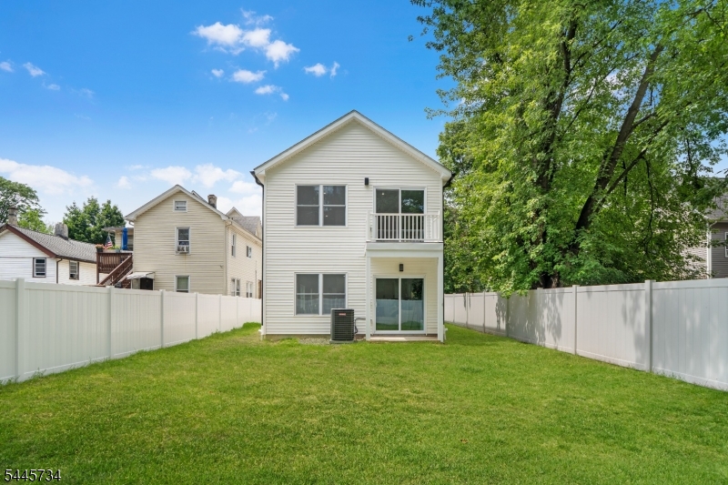 409 John St Property Photo 21