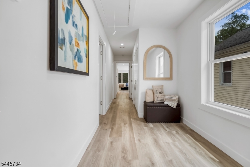 409 John St Property Photo 26