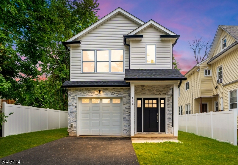 409 John St Property Photo 39