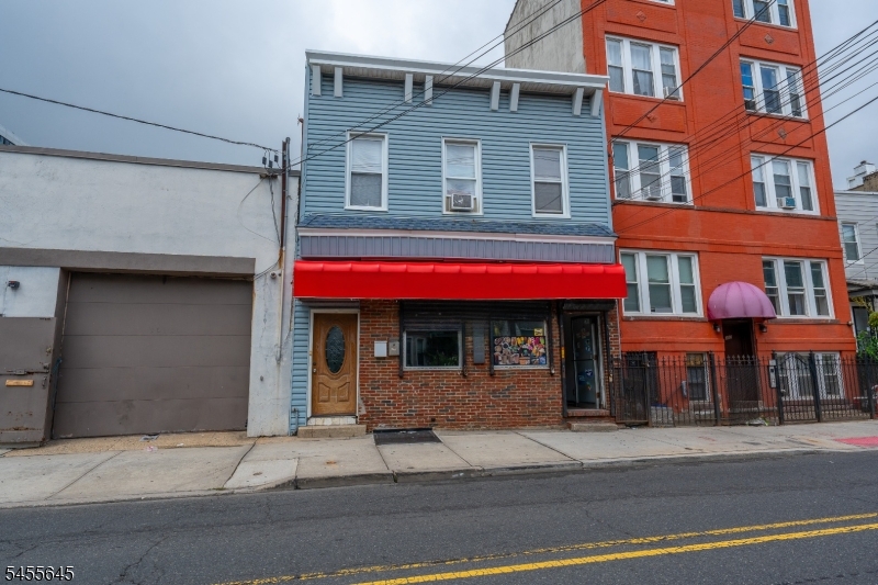 305 Summit Ave