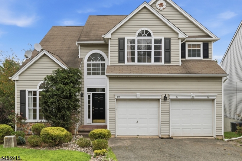 211 Winding Hill Dr Property Photo 1