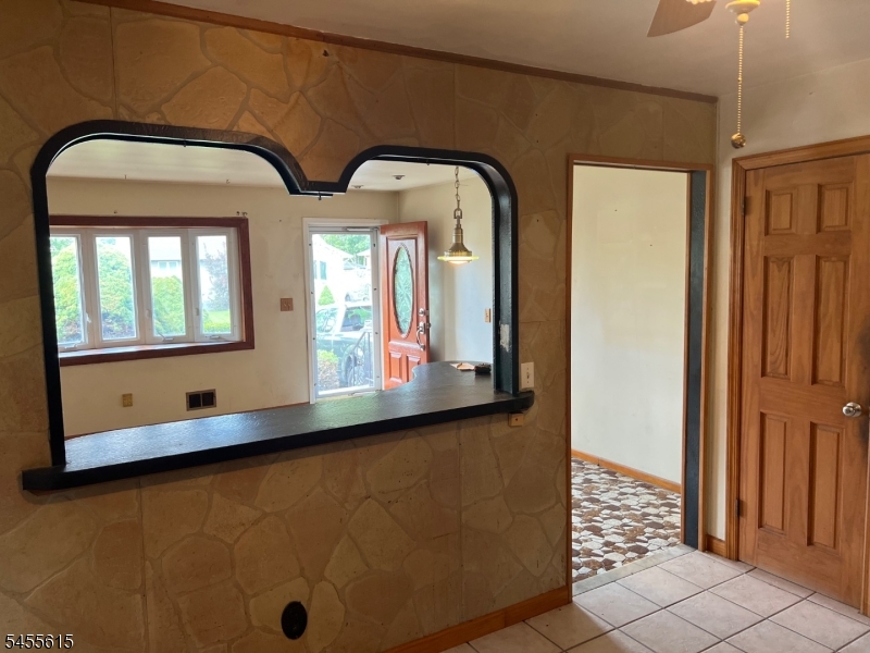 301 New York Ave Property Photo 8