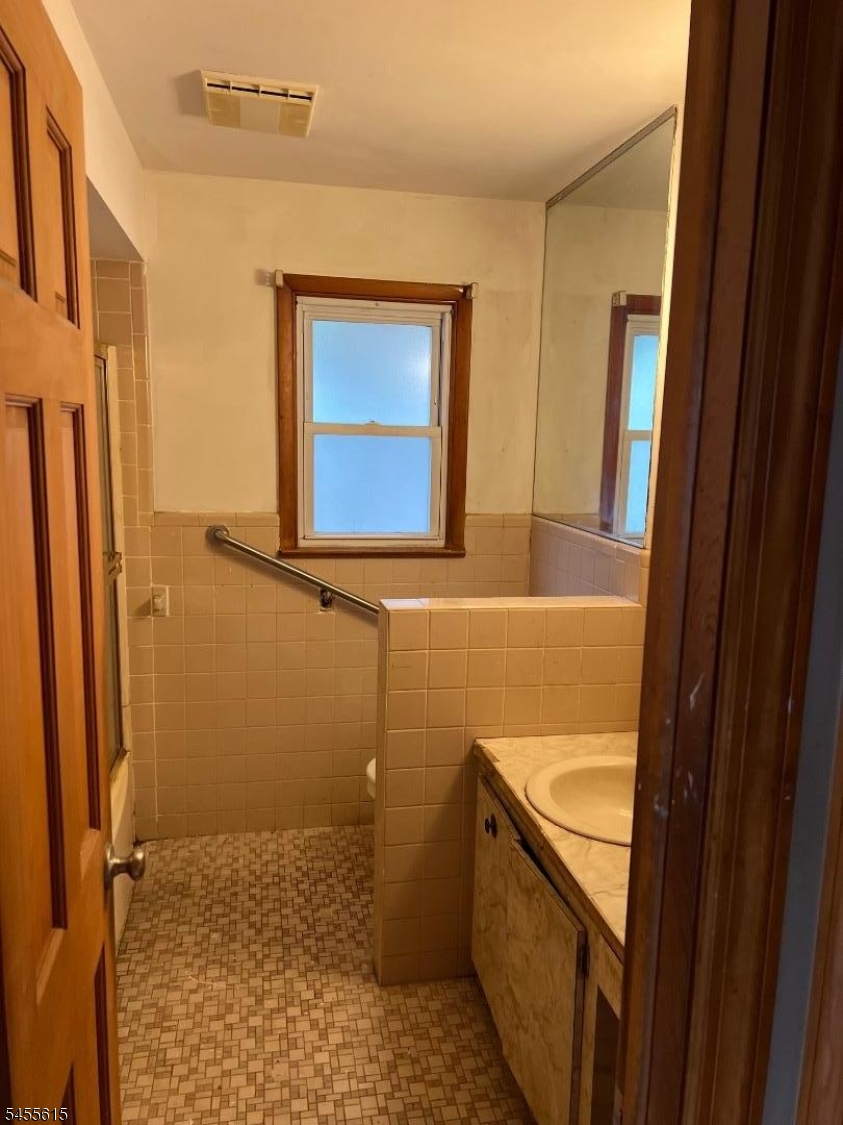 301 New York Ave Property Photo 14