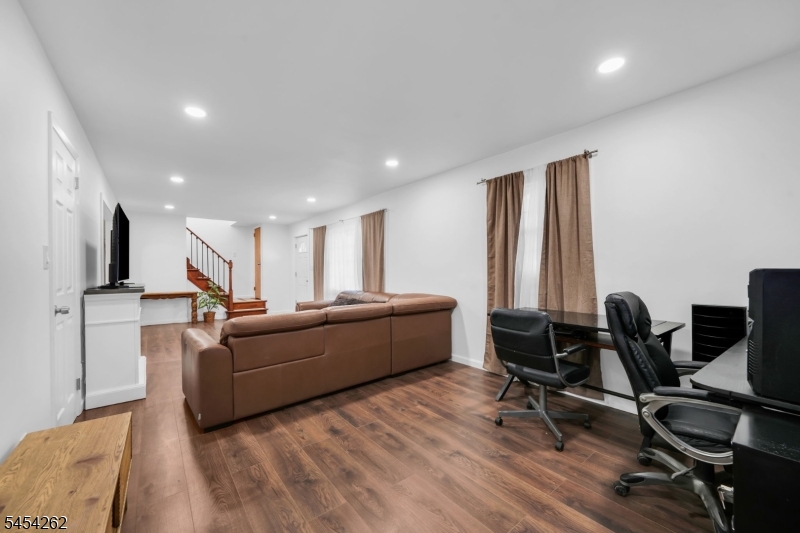 5 Briar Ln Property Photo 7