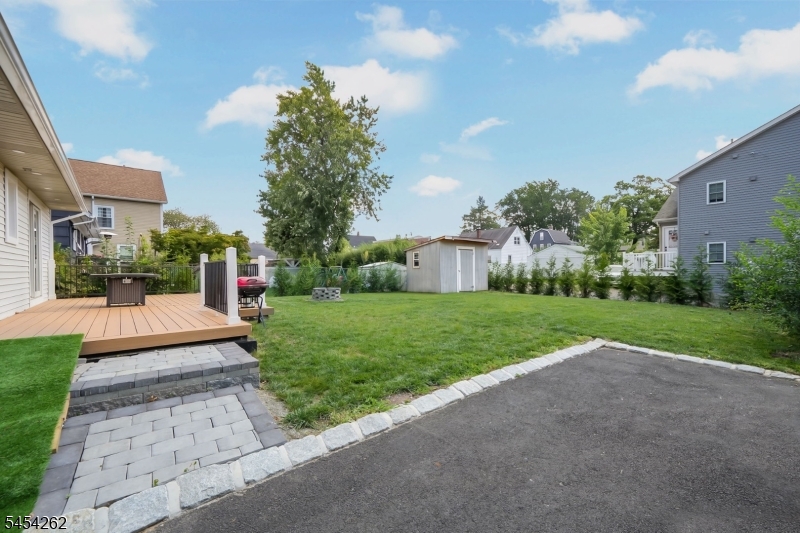 5 Briar Ln Property Photo 23
