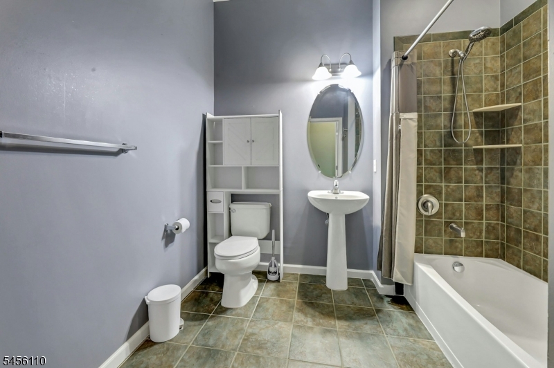 906 River Pl Property Photo 6
