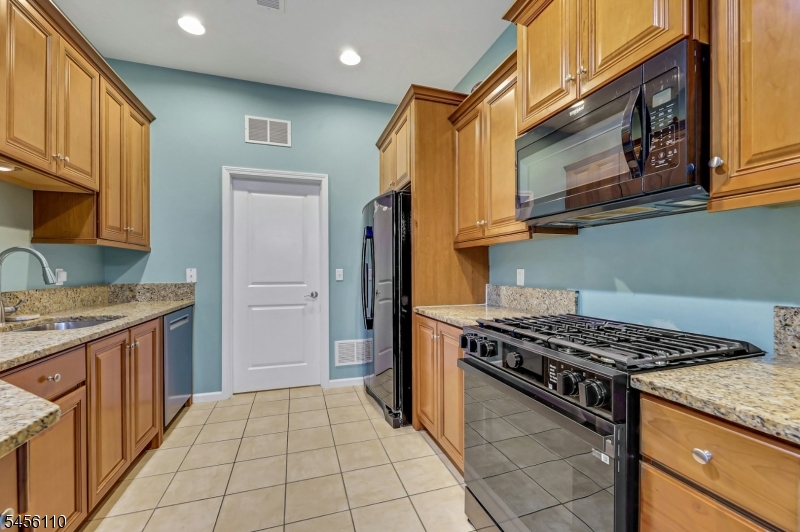 906 River Pl Property Photo 15