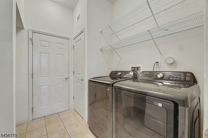 906 River Pl Property Photo 17