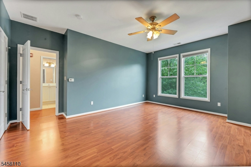 906 River Pl Property Photo 21