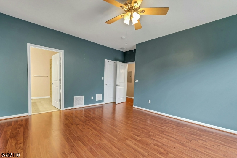 906 River Pl Property Photo 22