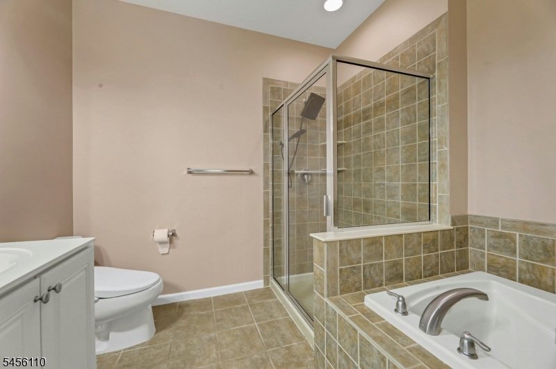 906 River Pl Property Photo 25