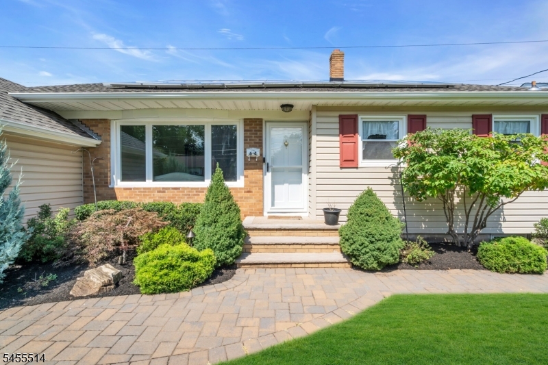 64 Luisser St Property Photo 8