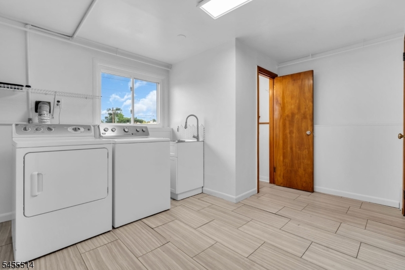 64 Luisser St Property Photo 28