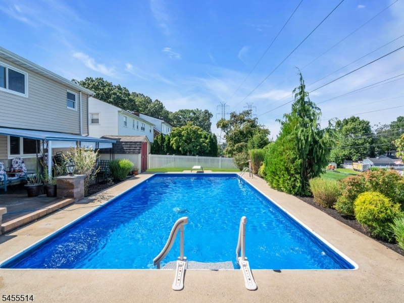 64 Luisser St Property Photo 33