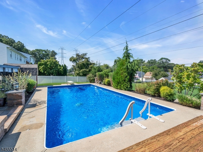 64 Luisser St Property Photo 34