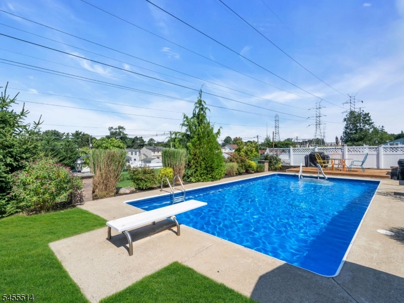 64 Luisser St Property Photo 35