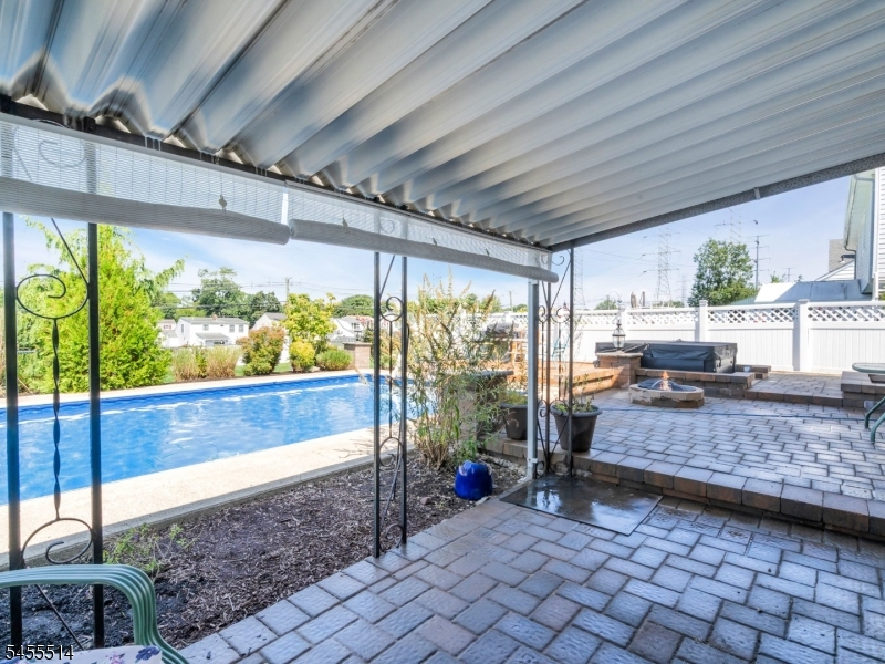 64 Luisser St Property Photo 39