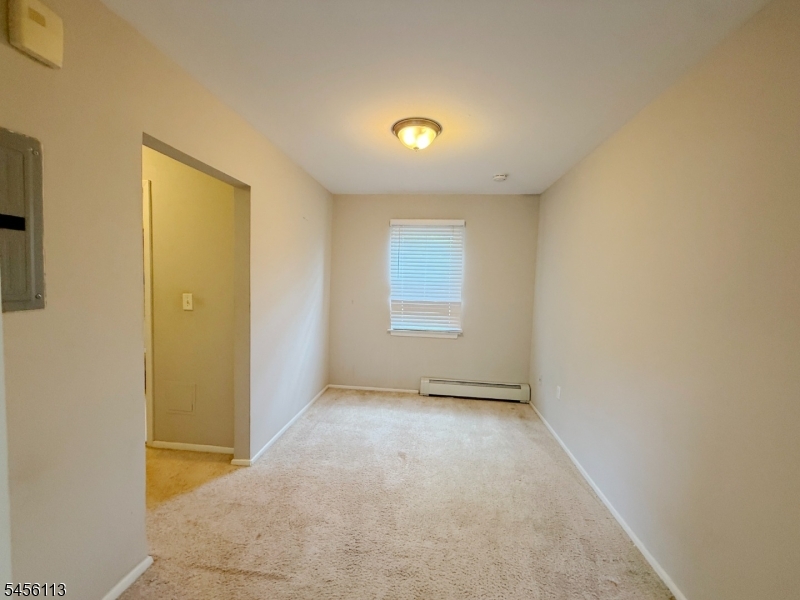 54 Knox Ter 1b Property Photo 7